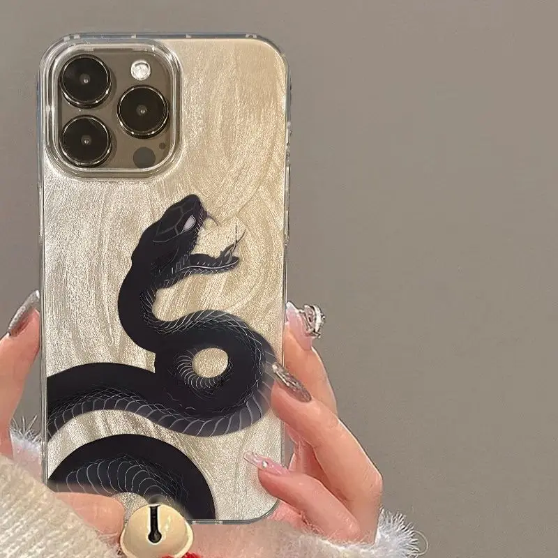 2025 Hovering Black Snake FOR iPhone11/12 Mobile Phone Case Niche iPhone14/15Plus Silicone Tide