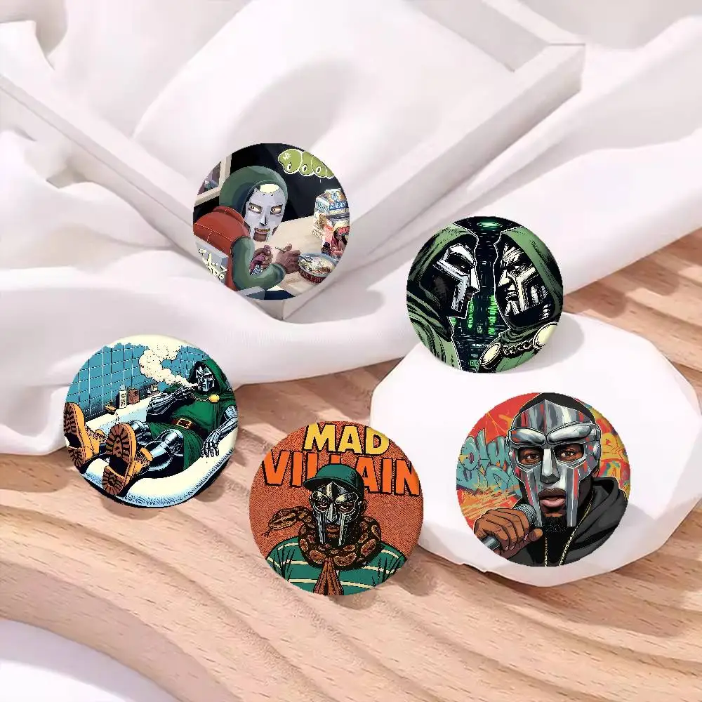 MF Doom دبابيس الإبداعية مضحك جولة المفاجئة في بروش شارة حقيبة الظهر قبعة اكسسوارات مجوهرات هدايا لصديق