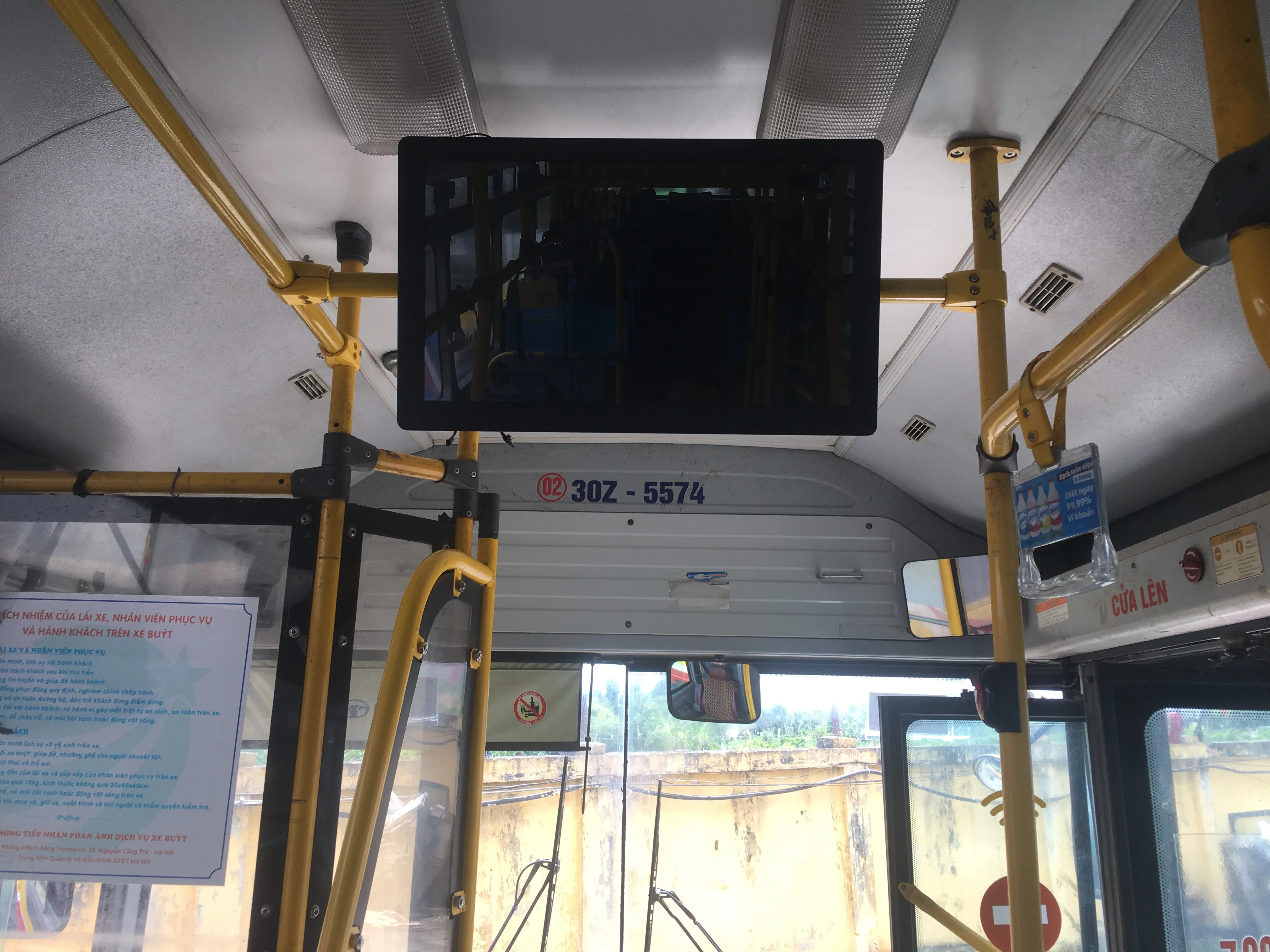 Factory Price 24 Inch LED Bus 4G WIFI Network Video AD Billboard TV with Webcam Camera and Back Roof Mounting Bracket
