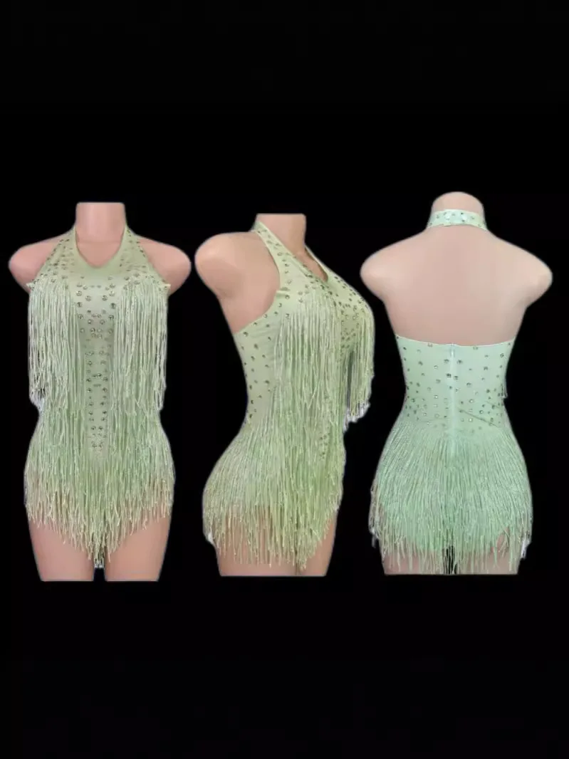 

Best-selling necklaces with fringes and shiny diamonds, sleeveless necklaces and jumpsuits for dance performances, Latin dance