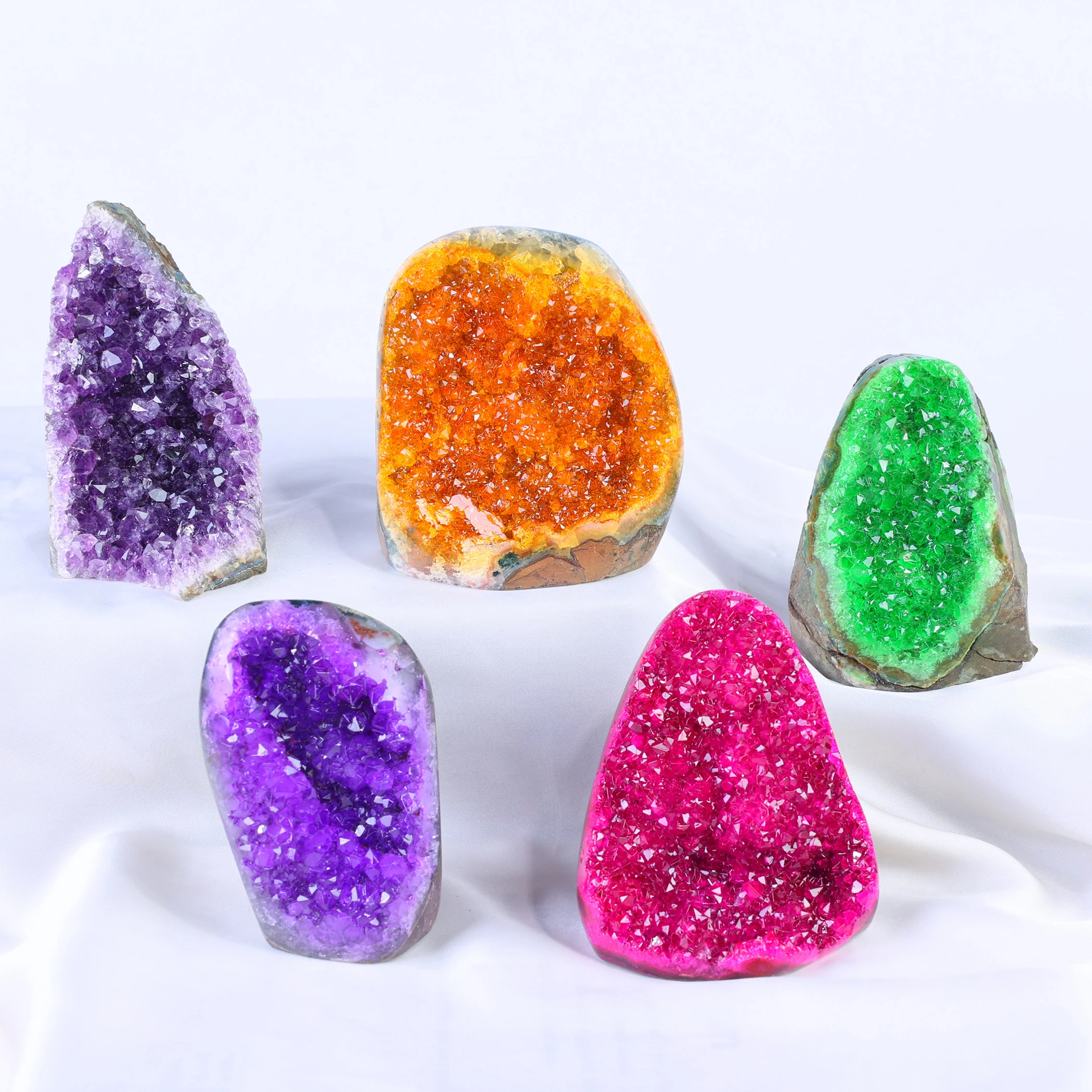 

Nature Amethyst Cluster Manmade Dyed Orange Pink Green Crystal For Office Home Decoration Gift Garden Ghost Yoga Meditation