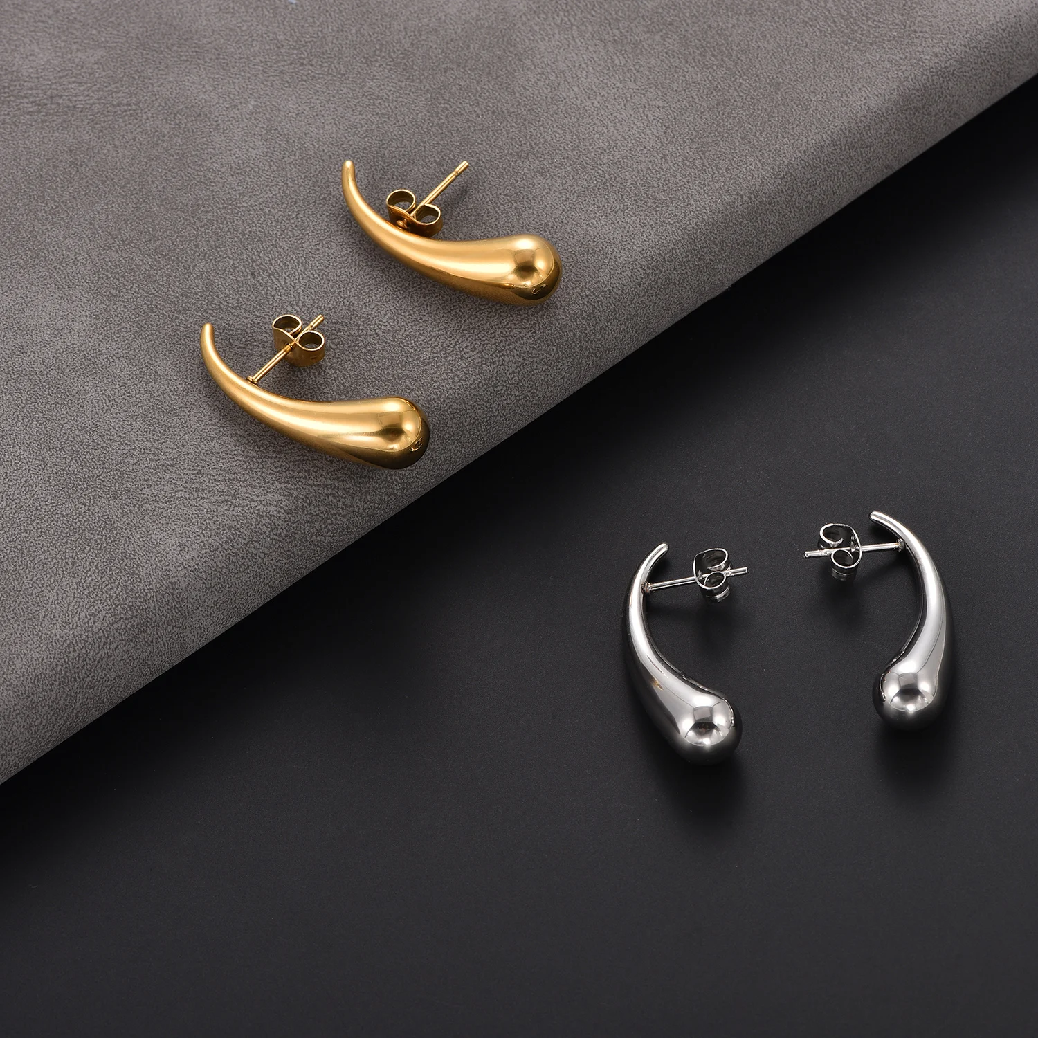 2 Stück Wassertropfen-Ohrstecker aus Edelstahl, Tropfenform, hohl, goldfarben, wasserdicht, Charm-Schmuck für Frauen – Detail 1