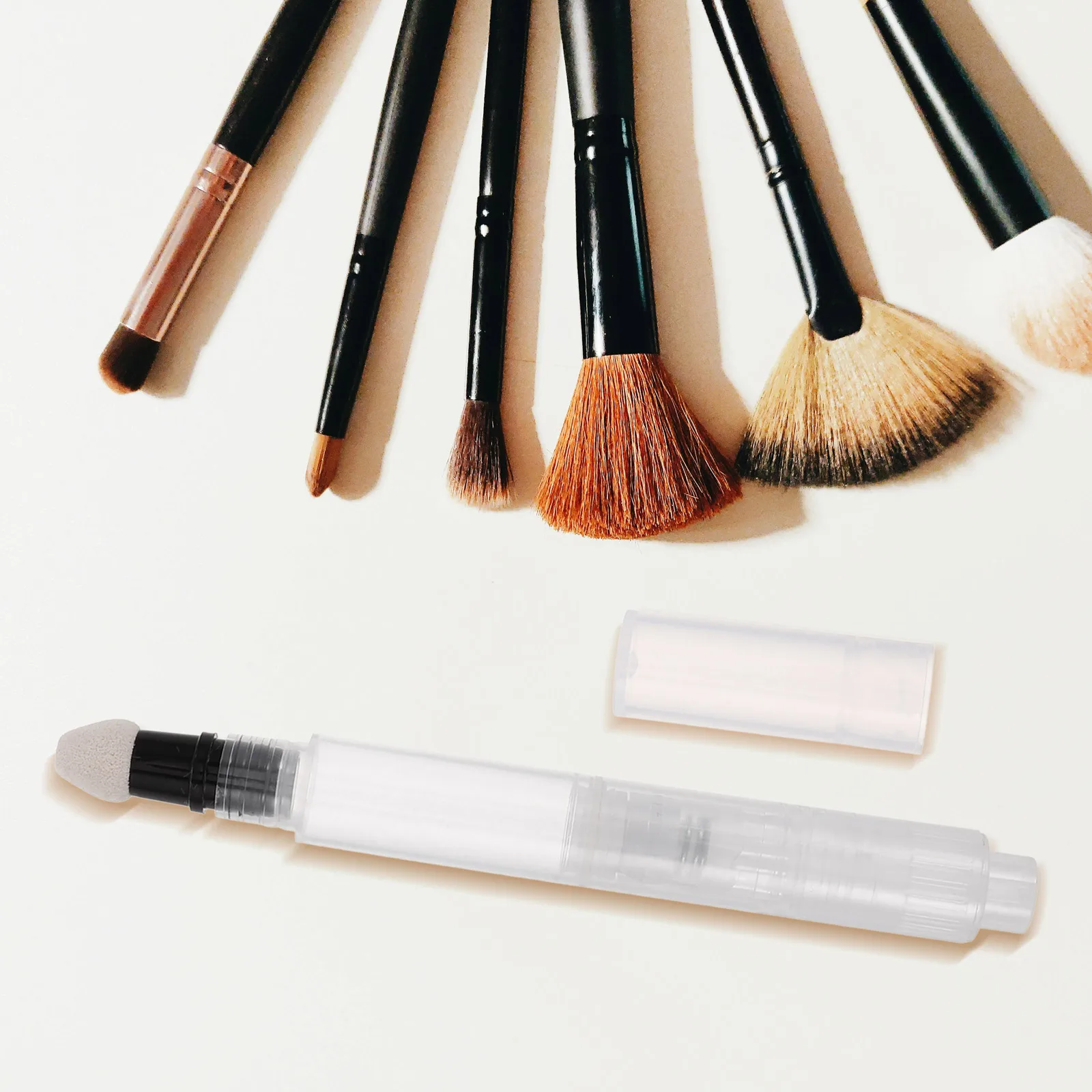 

2pcs Makeup Packaging Press Pen Portable Powder Brush Loose Blush Dispensing Bottle Pp Multiuse Travel Refillable Lip Gloss