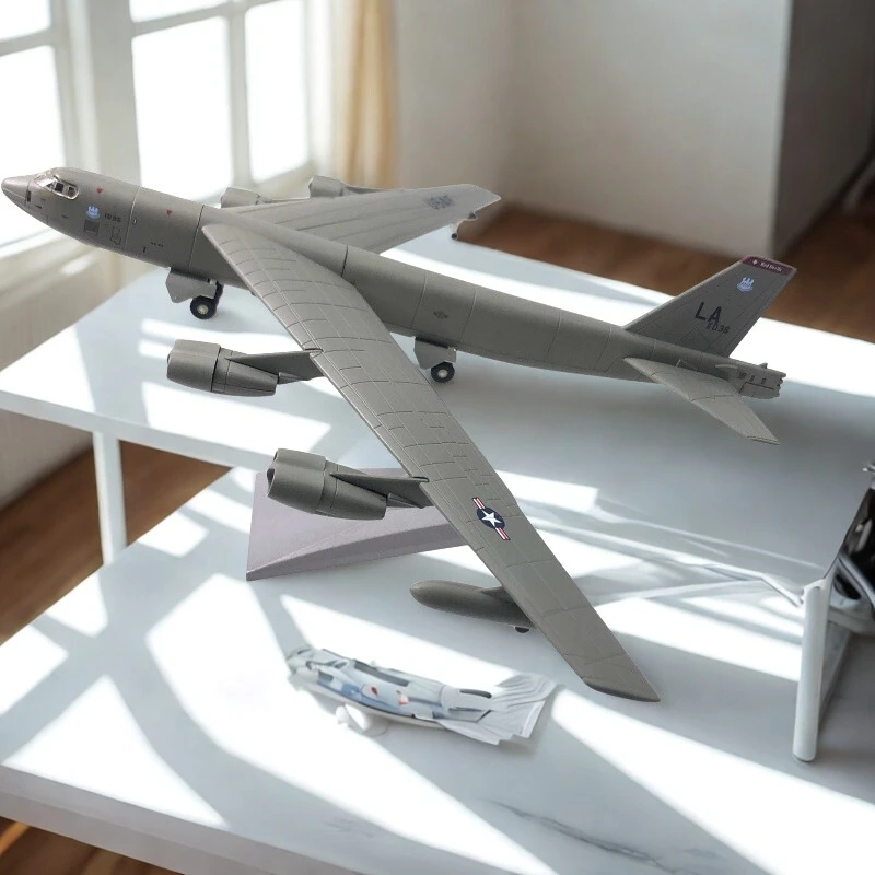 

Home Decor items Die-Casting 1/200 Scale Nsmodel American B-52 Bomber Simulation Metal Fighter Aircraft Model Finished Display