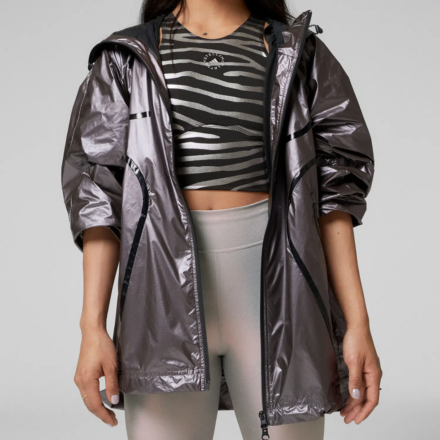 

Adidas genuine seasonal new women's SMC sports hooded jacket H09046