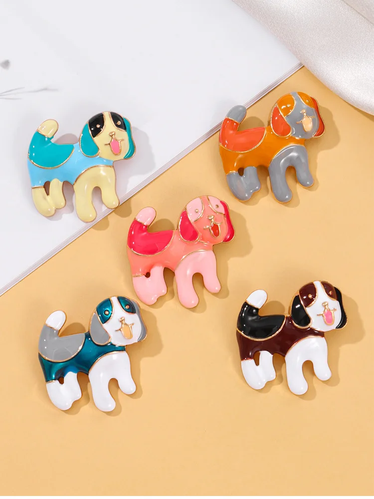 Simple and cute little cute dog brooch, personalized new cartoon alloy drip oil animal collar needle