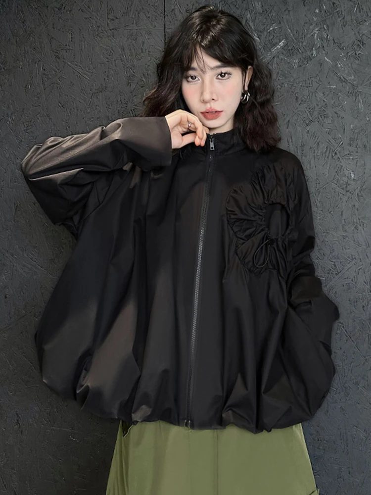 [EAM] Loose Fit Black Pleated Big Size Jacket New Stand Collar Long Sleeve Women Coat Fashion Tide Spring Autumn 2024 1DH0794