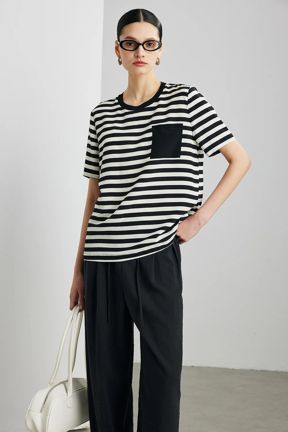 BirdTree-23MM 100%Real Silk Heavy Crepe Elegant T-Shirt, Short Sleeve Striped, Women Commute Loose Tee, 2026 Summer New T64893CC