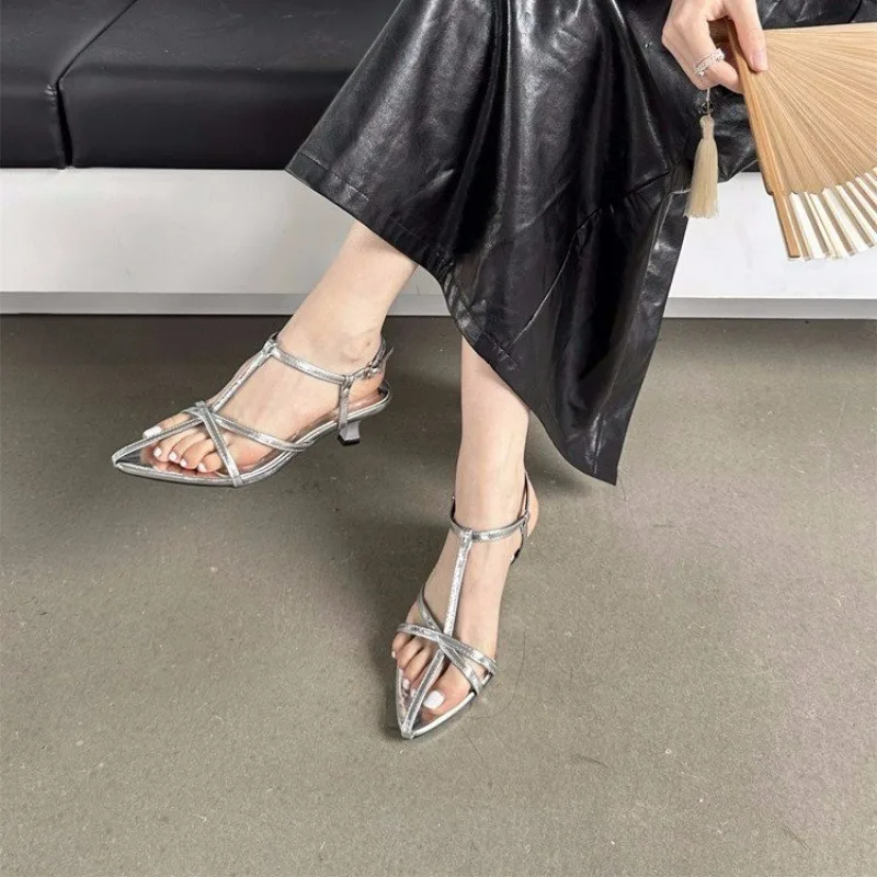 Pointy One-word Buckle Low Heel Sandals Women\'s New Summer Solid Color Temperament Fine Belt Breathable Sandals