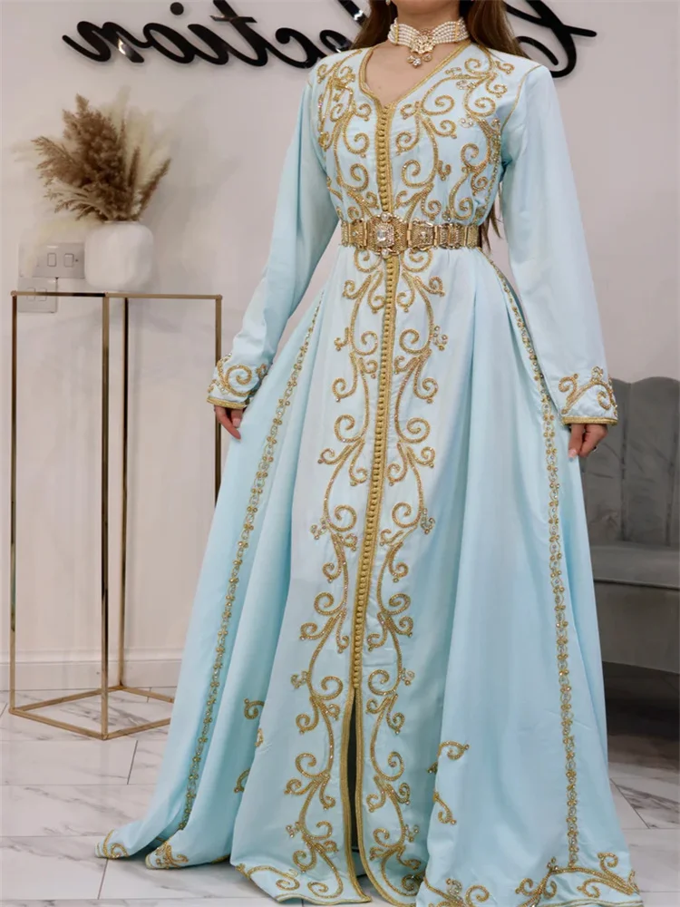 Elegant Dubai V Neck Long Sleeve Evening Dress Gorgeously Embroidered Floor Length Sweep Train Classic Muslim Wedding Outfits