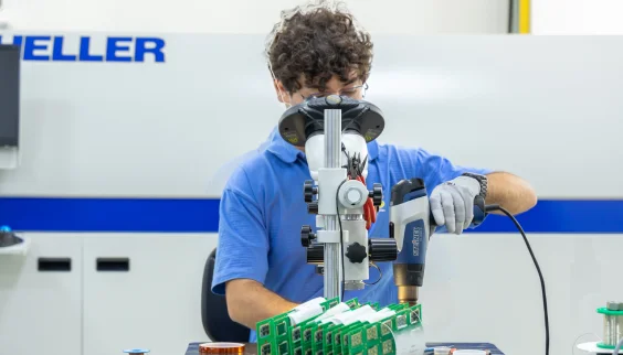 Hoge kwaliteit Fast Track Multilayer Automotive PCB Board Prototyping Assembly Service OEM Custom Aluminium PTH SMD-oplossingen