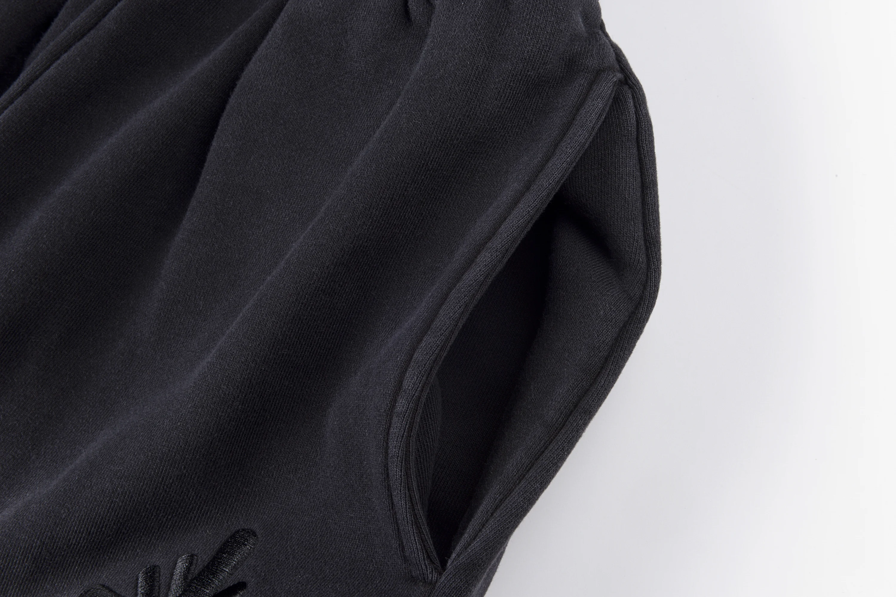Vertabrae American street wash worn holes embroidered logo trousers