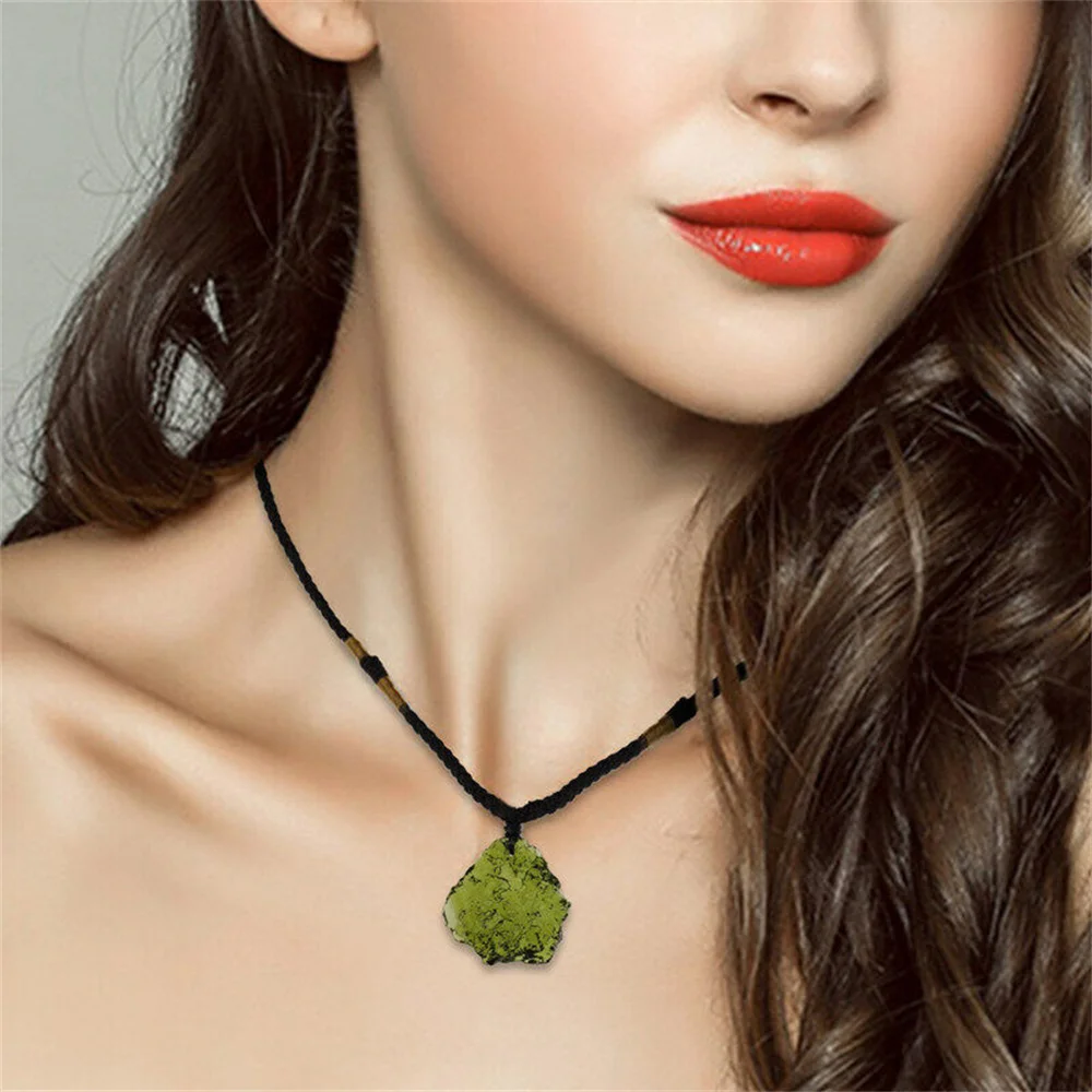 

Natural Unique Green Meteorite Crystal Quartz Necklace Pendant Healing Energy Unisex Necklace Sweater Chain Jewelry