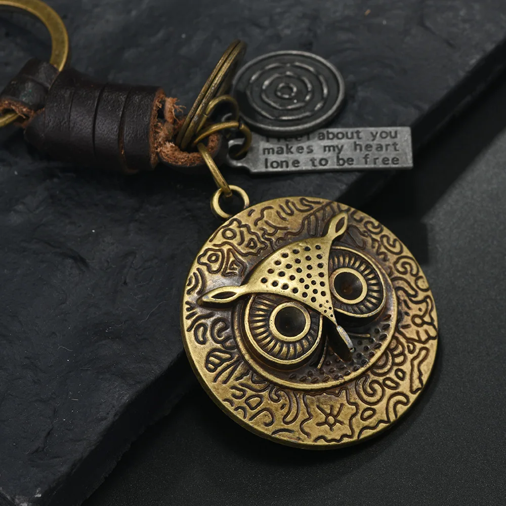 سلاسل المفاتيح الإبداعية الشعبية الأوروبية والأمريكية للرجال والنساء الهدايا سبيكة البرونزية البومة النسر الرجعية المنسوجة قلادة جلد البقر
