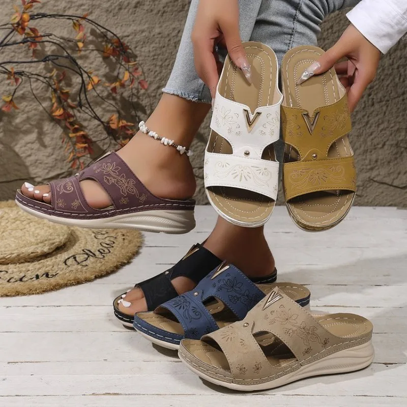 

Womens Floral Metal Decor Wedge Slide Sandals Cutout Slip on Open Toe Platform Slippers Casual Comfort Summer Everyday Walking
