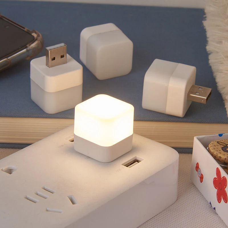1 pz USB Plug Lamp Mini LED Night Light Power Bank ricarica luci del libro piccole lampade rotonde per la protezione degli occhi da lettura attrezzatura da campo