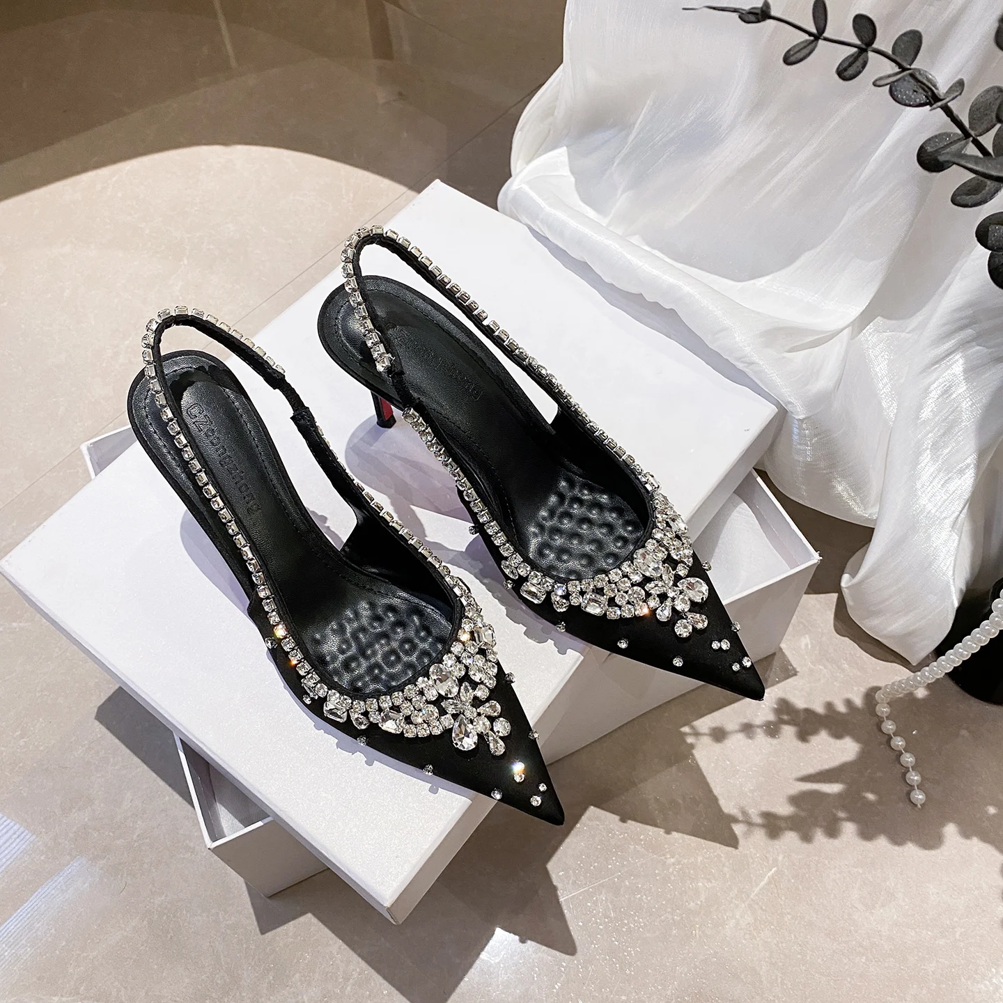 

Summer Black Fashion Women Shoes Crystal Pointed Toe Ankle Strap Sandals Fine Heel Female Pumps Slingback Zapatos Mujer