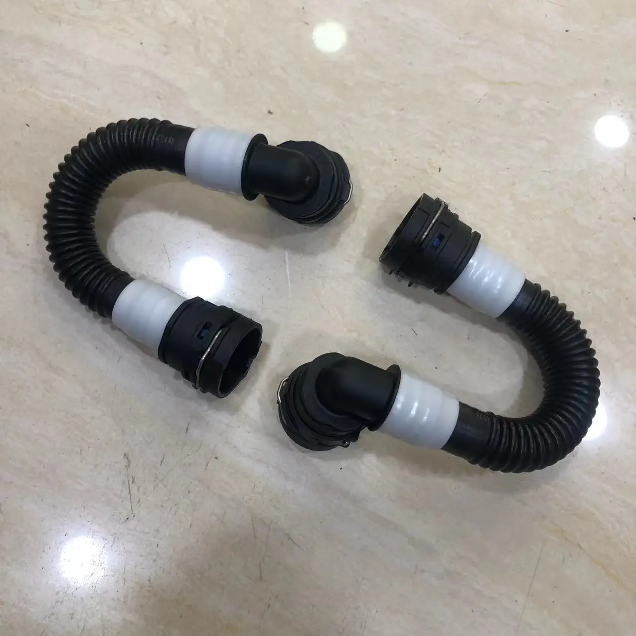 

For Tesla MODEL 3 cooling water pipe 1631597-00-A