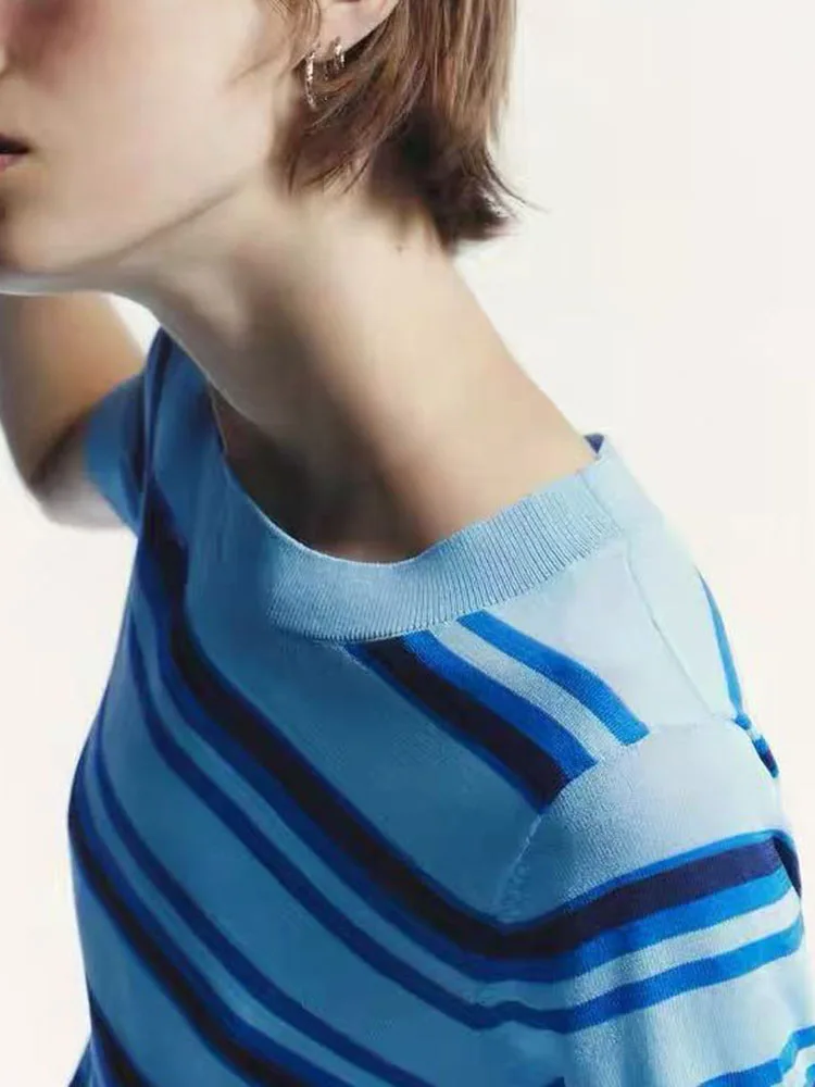 เสื้อถักลายทางลำลองสำหรับผู้หญิง สไตล์ใหม่ ฤดูใบไม้ร่วง แฟชั่น สวมใส่สบาย อเนกประสงค์ หวาน เรียบง่าย สไตล์เกาหลี รุ่นใหม่ล่าสุด ปี 2025