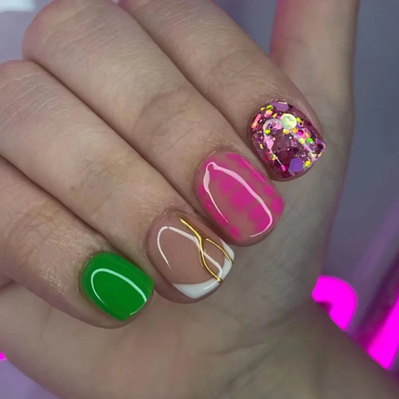 

24pcs Fresh Green Press-On Nails - Gold Foil & Pink Glitter Spots Short Oval Unique Nature Style False Nails With Wearing Tools