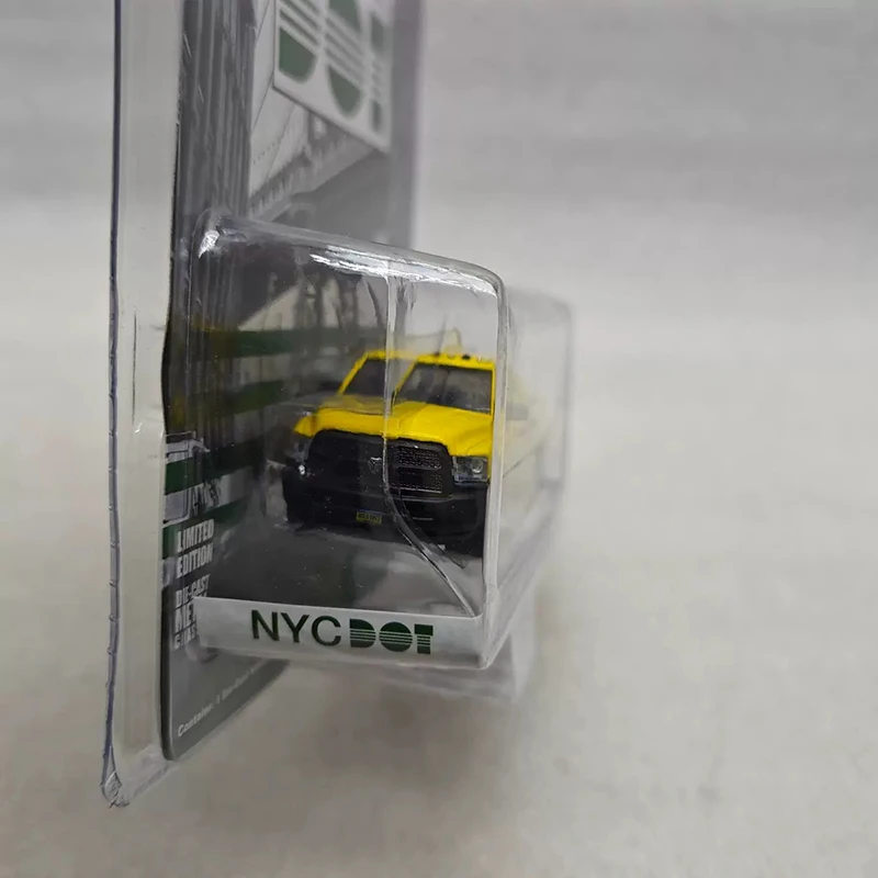 โมเดลรถอัลลอยด์ Greenlight ขนาด 1:64 รุ่น Ram 2500 ปี 2017 ของสะสมตกแต่ง ของเล่นวันหยุด ของที่ระลึก ของขวัญ