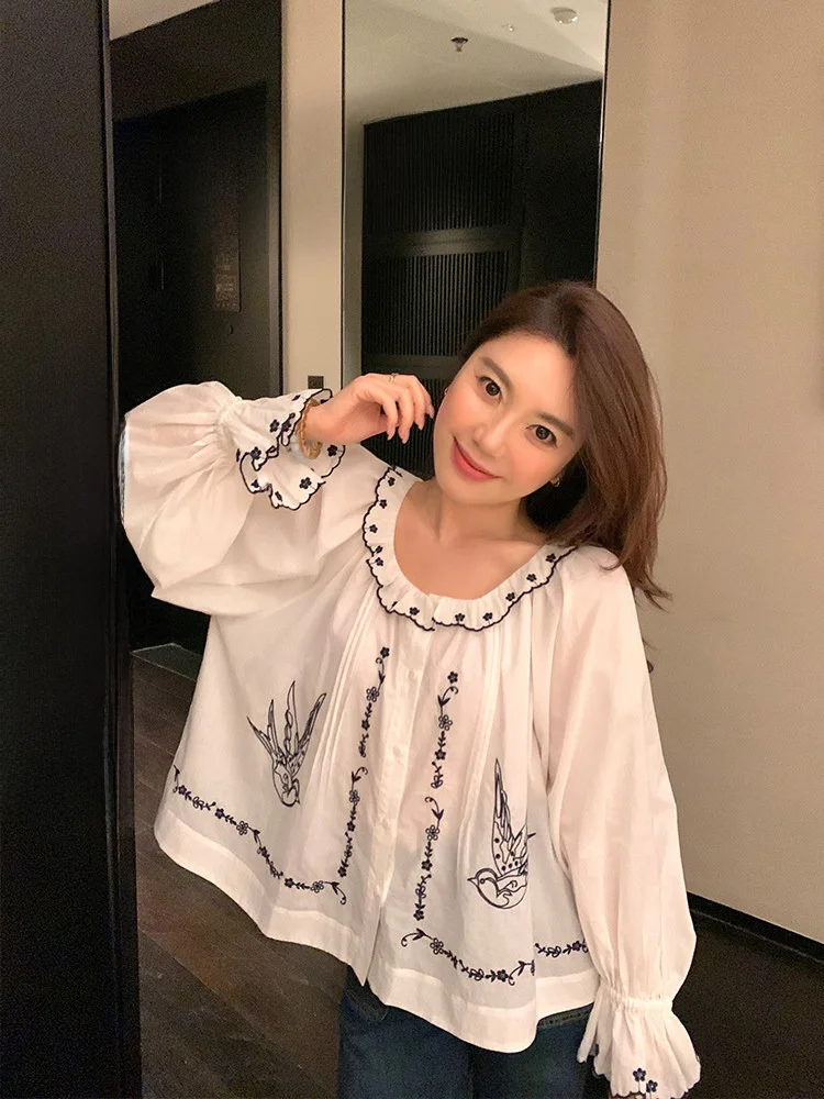 

Комплект из двух предметов: топ с длинным рукавом и круглым вырезом и шорты из хлопка и льна с вышивкой в стиле French Flower от Cheeseandkisses