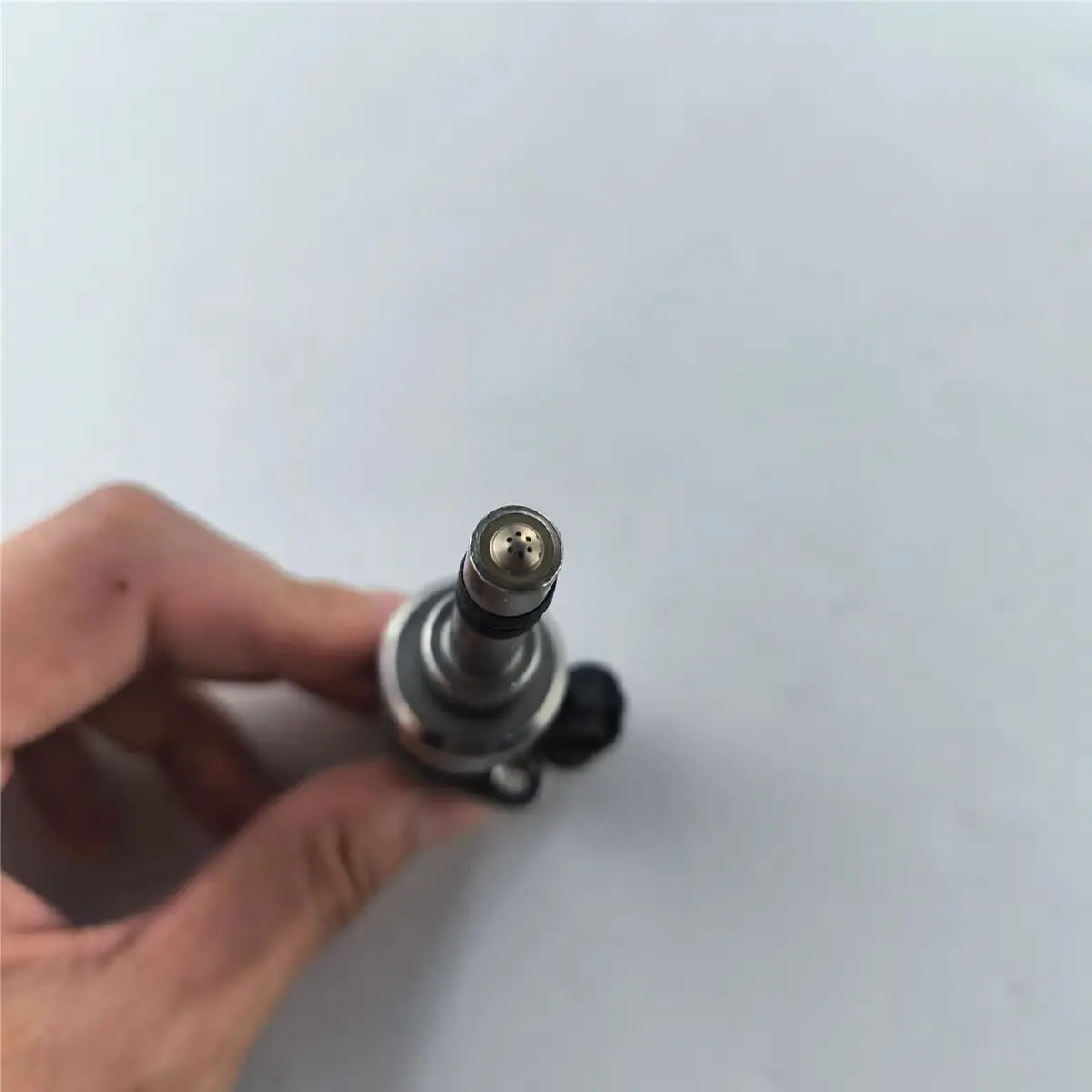 Auto parts Suitable for  Roewe E950/360/RX5/i6 & MG MG6/GS/HS/GT Fuel Injector Assembly for 1.5T Engine 55577403 - Image 3