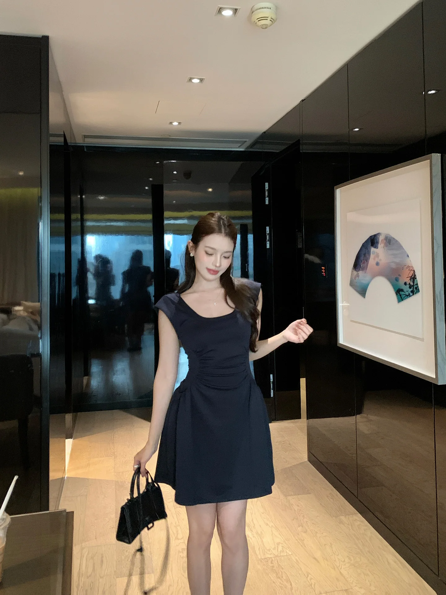 

Nini Chestnut Holiday Isle U-neck Skin-friendly Waist-cinching Straight-shoulder Leiser Fiber Dress Casual A-line Skirt