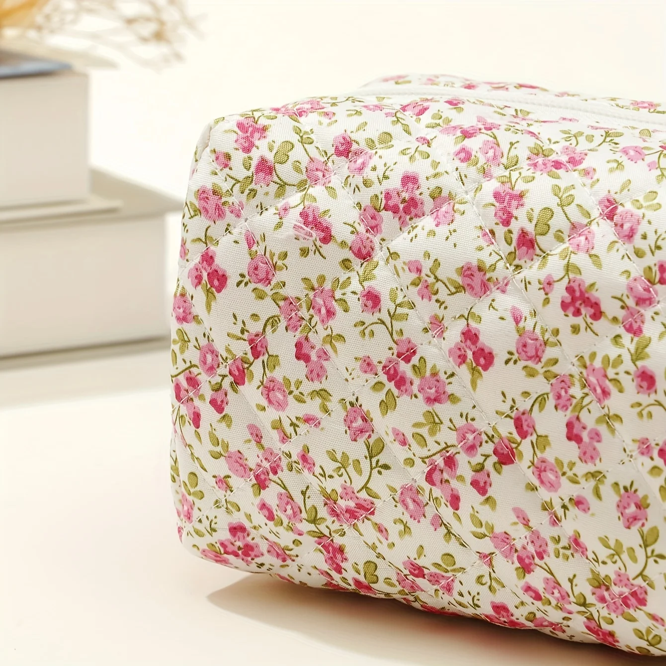 Quilted Makeup Bag Floral Cosmetic Bag Aesthetic Cute Travel Toiletry Bag Organizer cotton Makeup Brushes Storage Bag