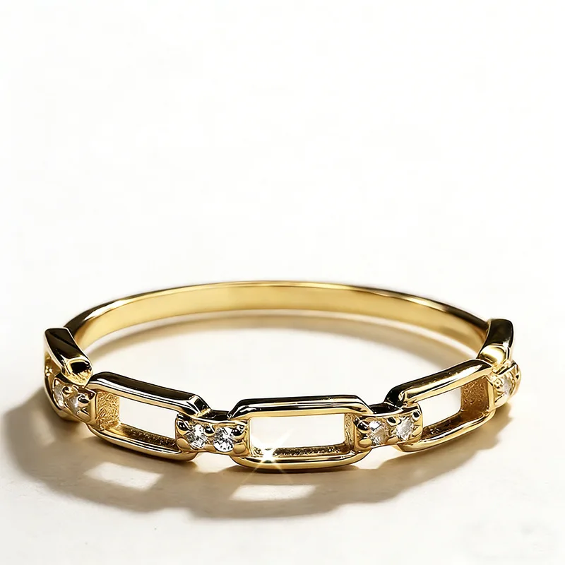 Huitan Fingerring mit Kettendesign für Damen, Statement-Ringe für den Alltag und Partys mit glänzendem Zirkonia in Goldfarbe, trendiger Schmuck – Detail 6