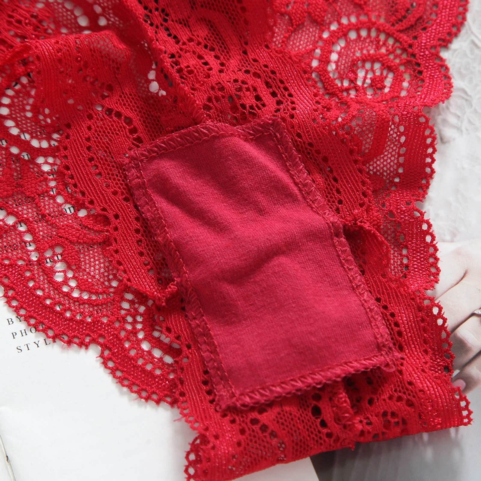 Women Panties Comfortable Low Waist Underpant Lace Underwear Sexy Lingerie T-Back Thong Woman Underwear G-String Intimates 1PCS