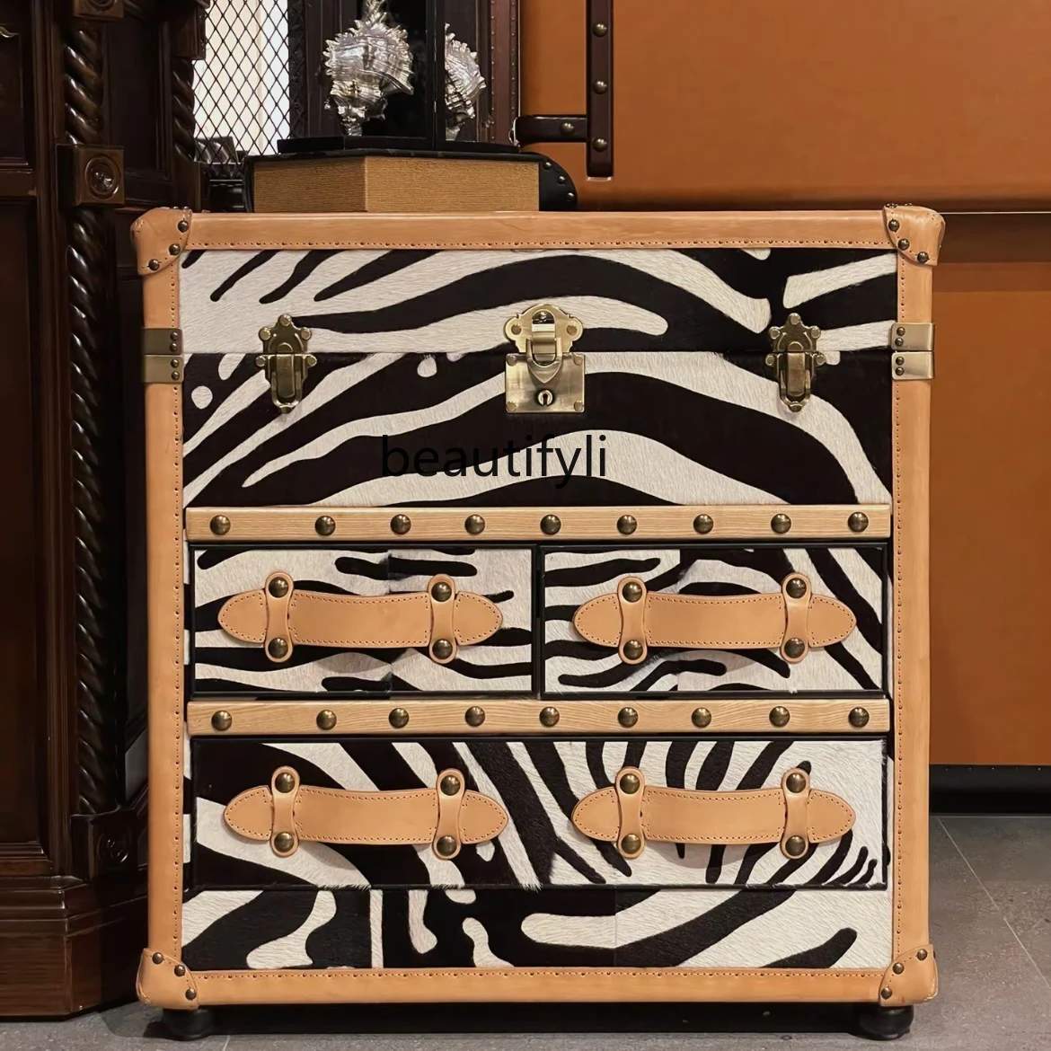 

American retro light luxury leather/villa mansion cloakroom display cabinet storage locker