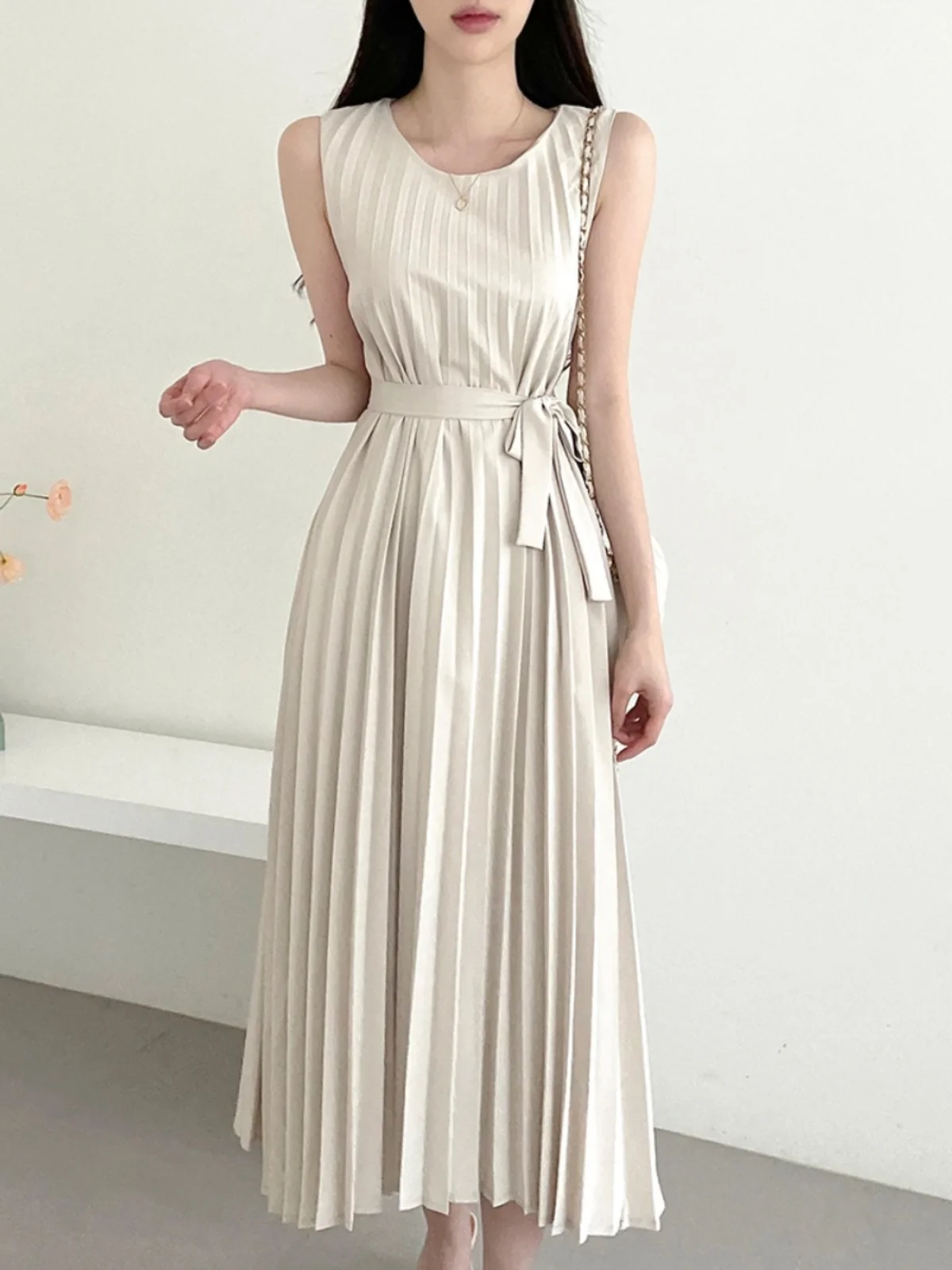 엘레 시크 여름 롱 A라인 미디 드레스 여성 허리 조임 슬림 플리츠 스커트 슬레 한국 패션 폴리에스터 섬유