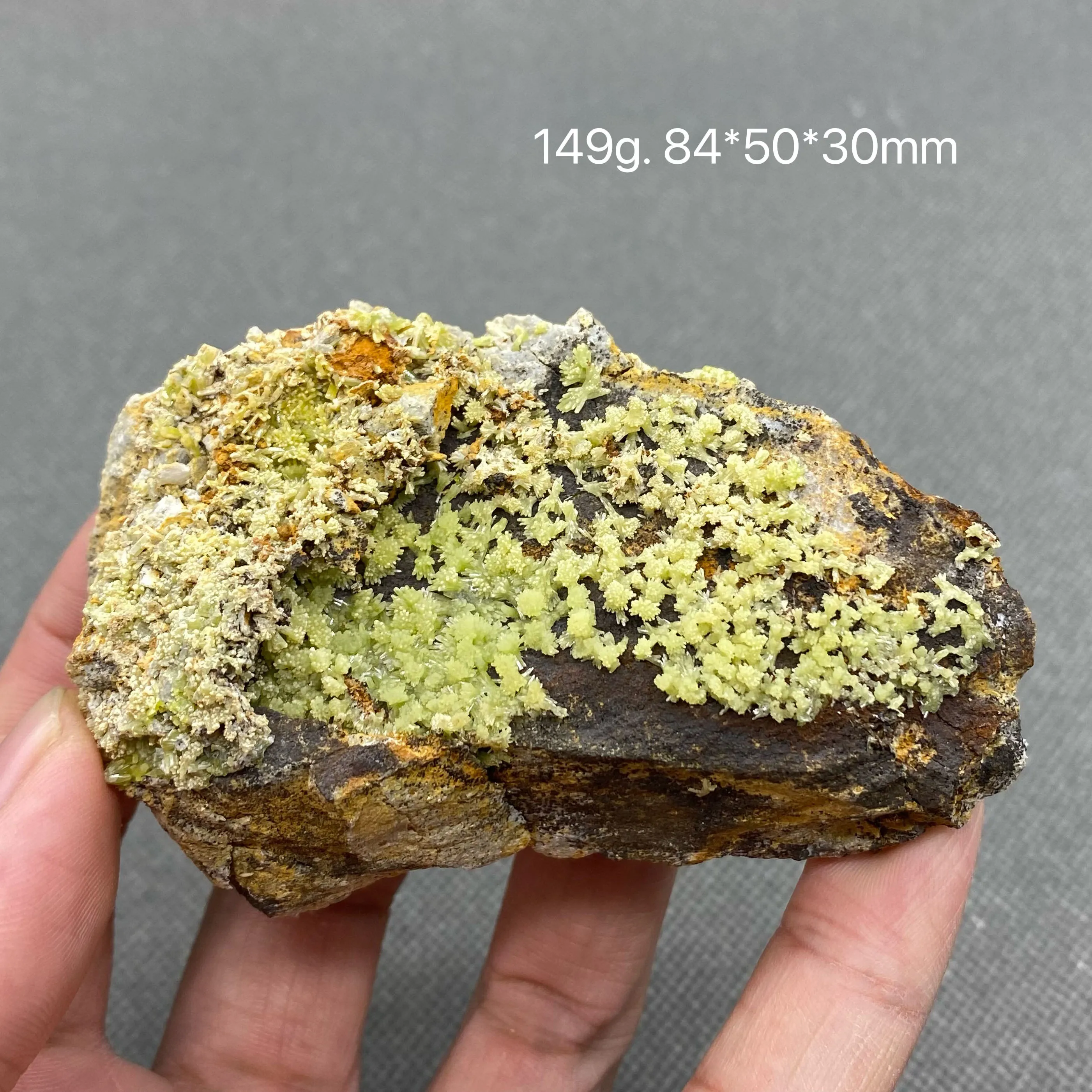 100% natural pyromorphite original stone mineral specimen cured crystal gem collection.