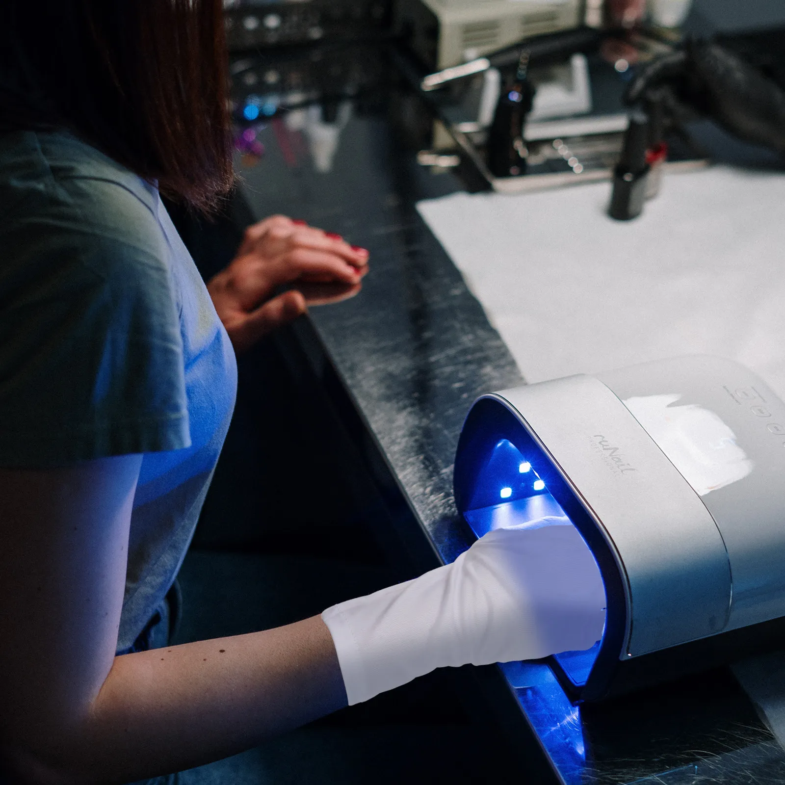 

2 пары перчаток для маникюра без пальцев, белые, с защитой от УФ-излучения, для салонов красоты, защита кожи, для нейл-арта