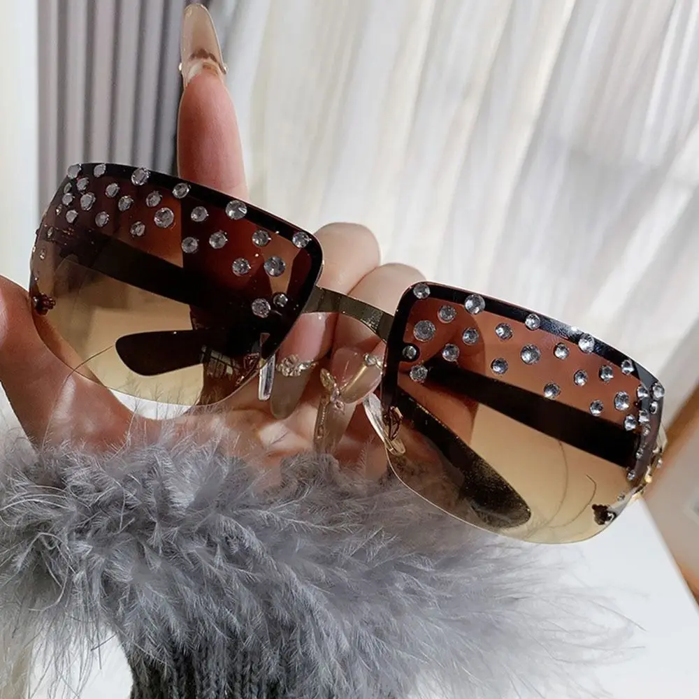 نظارات شمسية عصرية Y2K Diamond بدون إطار للحماية من الأشعة فوق البنفسجية، ظلال مستطيلة مصممة للنساء