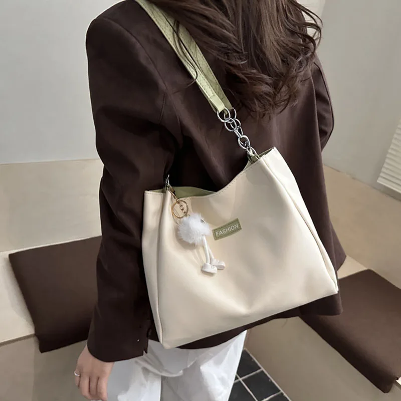 New Tote Bag Women Large Capacity Fashion Light Shoulder High Quality Large Capacity Shoulder Tote BagAffordable Commuter Bag