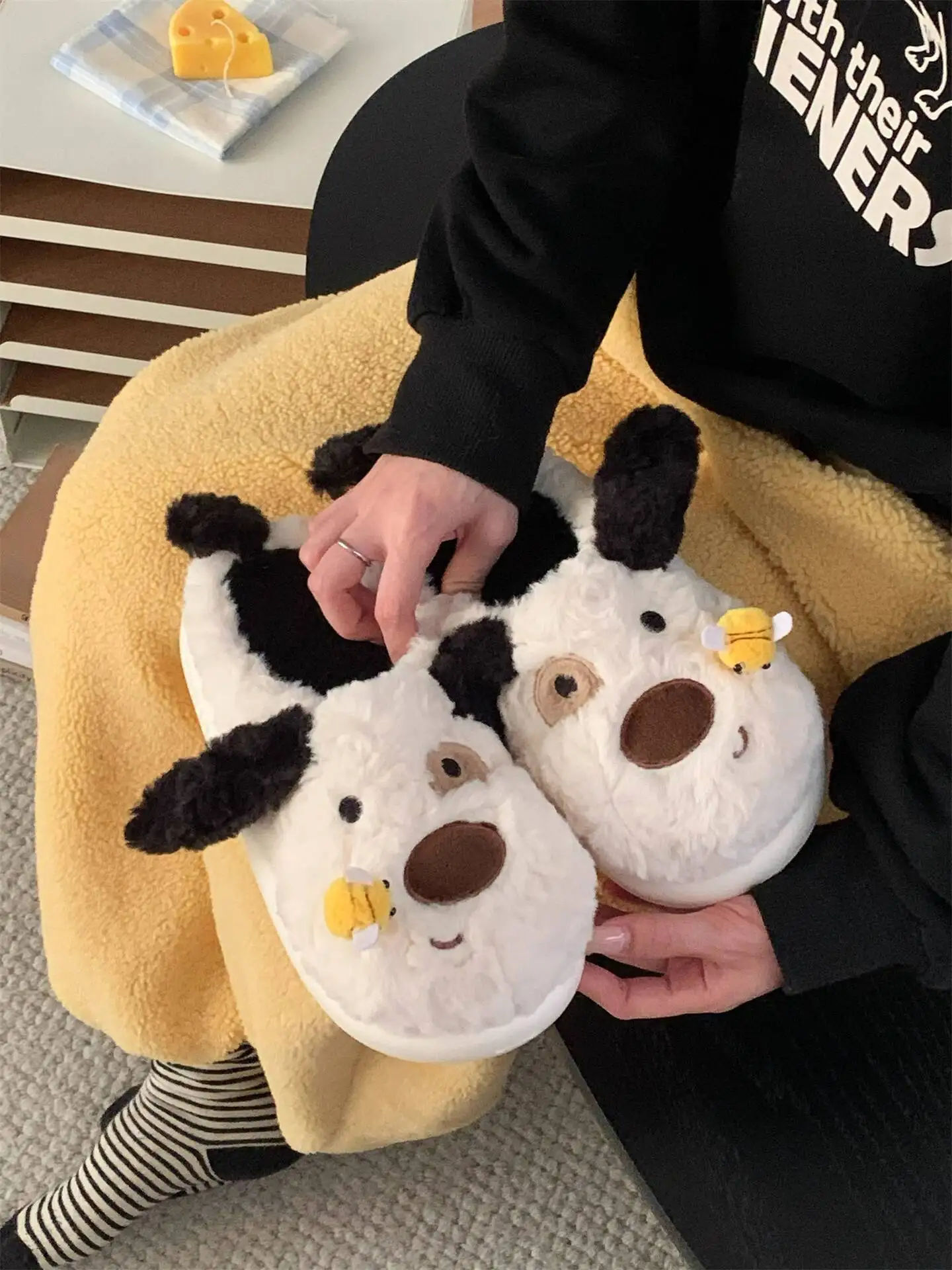 

Unisex Home Slippers Cute Dog Indoor Household Shoes 2025 Autumn Winter Warm Soft Sole Versatile Cotton Slippers For Men & Women