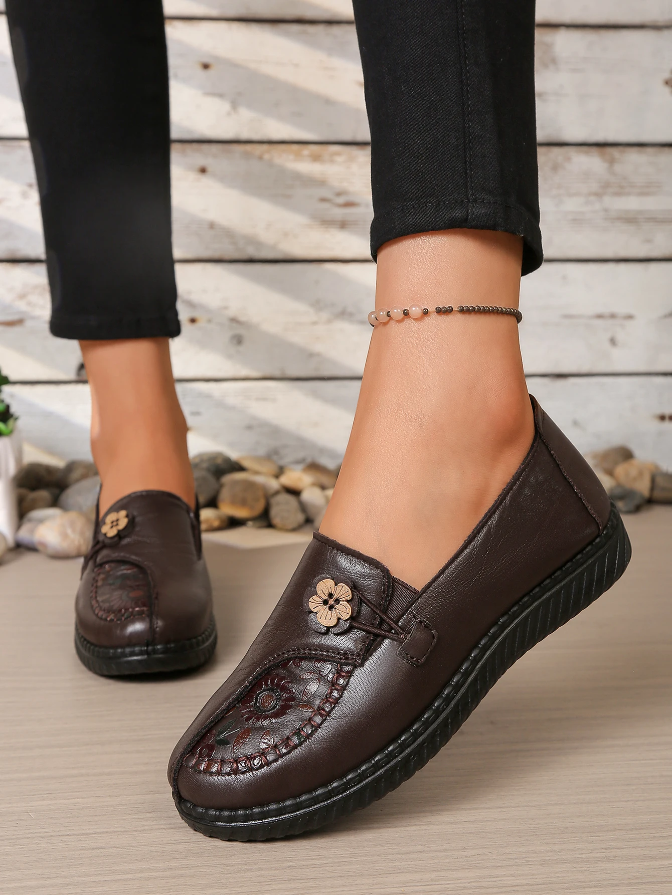 Damen-Loafer mit chinesischem Knoten, Slipper mit Blumenmuster, bequeme, rutschfeste PU-Sohle, lässige Alltagsschuhe für ältere Mütter – Detail 4