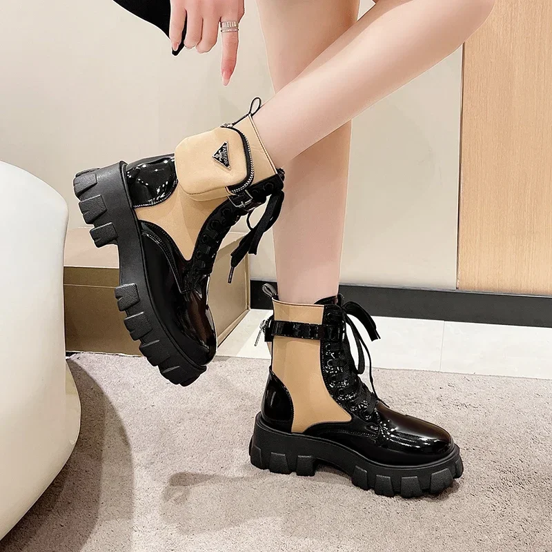 Botas punk com fivela para mulheres, botas femininas, sapatos de motocicleta, com renda, salto robusto, cinto, fivela, bolso, quente, qualidade, inverno, moda, 2023