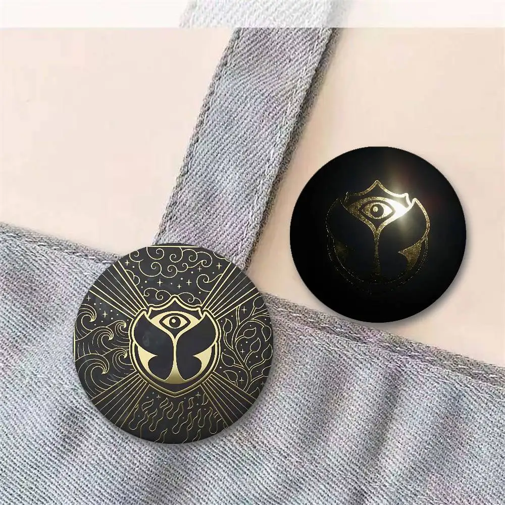 T-TomorrowlandS Badges Tinplate Soft Button Pin Brooch Metal Badge Custom Jewelry Accessories Hat Bag Lapel