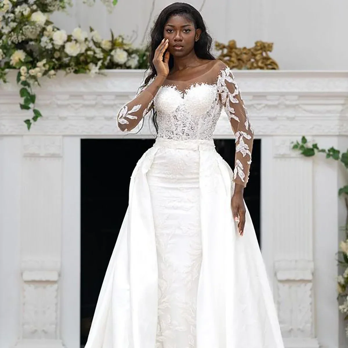 Customized Scoop Neck Shinny  Appliques Pearls  Wedding Dress  Robe De Mariée Long Sleeves Bridal Gown with Removable Skirt