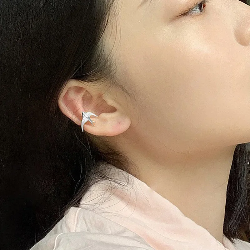 Creative Cute Animals Birds Clip Earrings for Women Charm Silver Color Stainless Steel Swallow Fake Piercing Ear Cuffs Jewelry