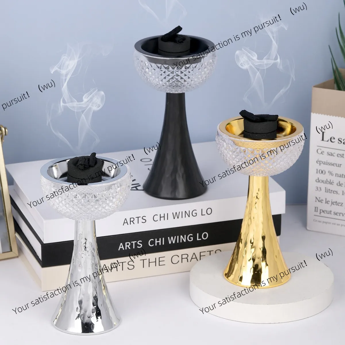 Modern simple and high-value metal translucent aromatherapy burner ornament, atmosphere universal incense burner ornament