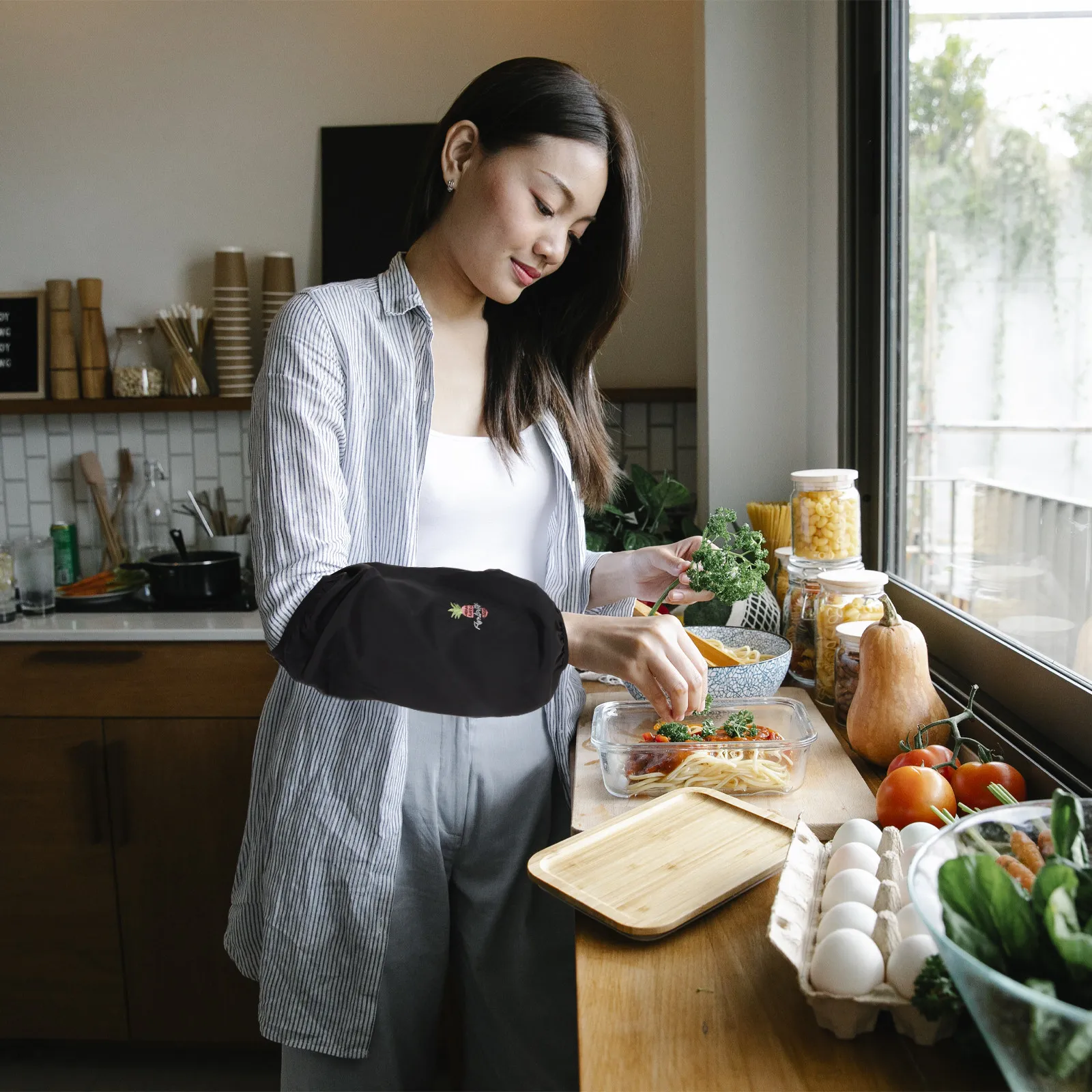 

2Pairs Kitchen Waterproof Sleeves High Quality Breathable Soft Material Anti-Oil Sleeves for Family Cooking Exquisite