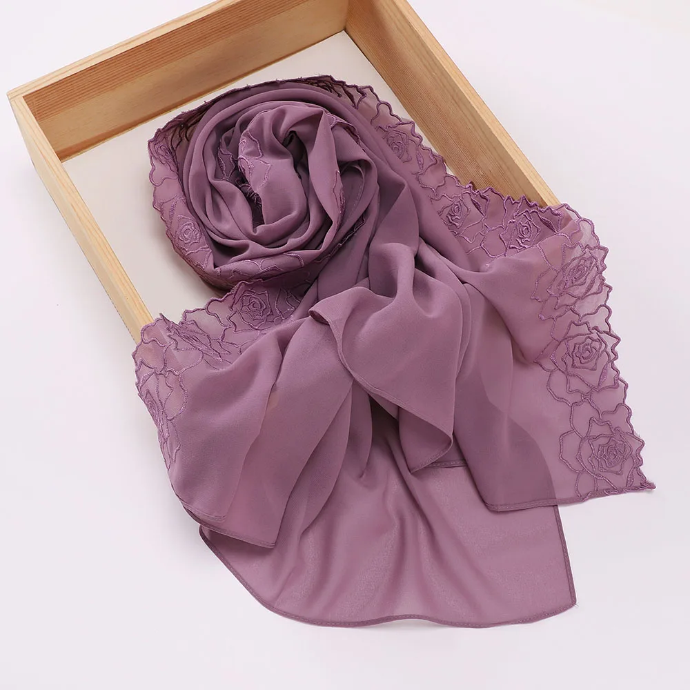 Neuer Chiffon-Hijab mit floraler Rosenstickerei für muslimische Frauen, Kopftuch aus Malaysia, luxuriöser islamischer Ramadan-Eid-Kopfwickel, 70×180 cm – Detail 7