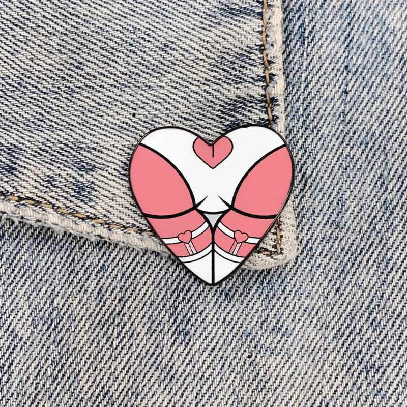 New Fashion Heart-shaped funny Sexy Strawbooty Strawberry butt heart metal pin vintage Shirt Lapel Badge pins for Lover Girl