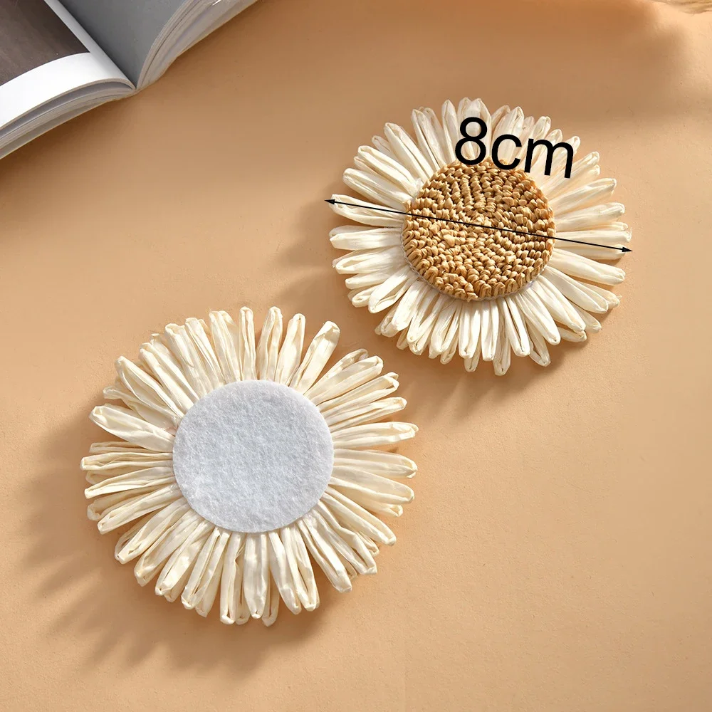 10 قطعة 8 سنتيمتر عباد الشمس PP العشب المنسوجة زهرة ديزي القش قبعة الصنادل الملابس والاكسسوارات زهرة DIY الحلي ديكور المنزل