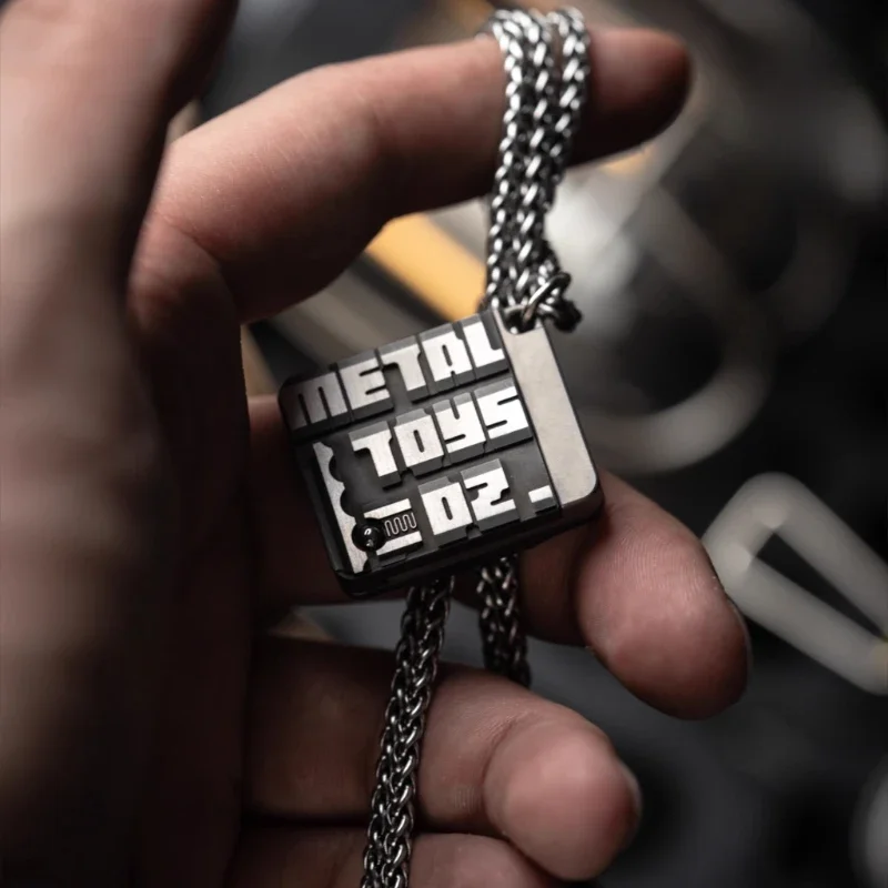 DZ.2025 قلادة معدنية ميكانيكية كلاسيكية جديدة مع قلادة EDC متعددة الاستخدامات للعناصر الميكانيكية