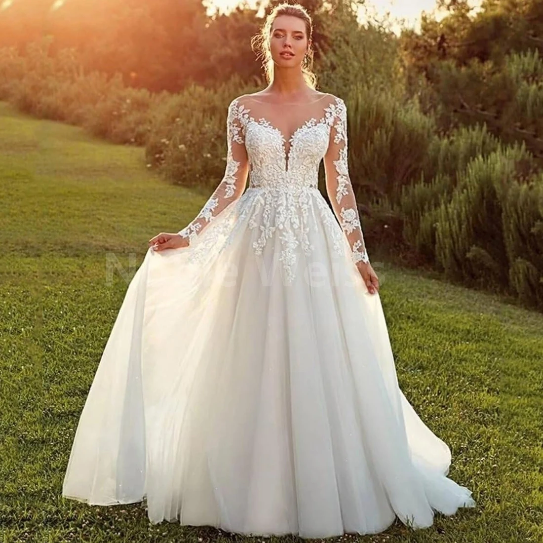 Elegant Lace Appliques Wedding Dresses for Women Bride A-Line Sweep Train Beach Wedding Gowns Customized